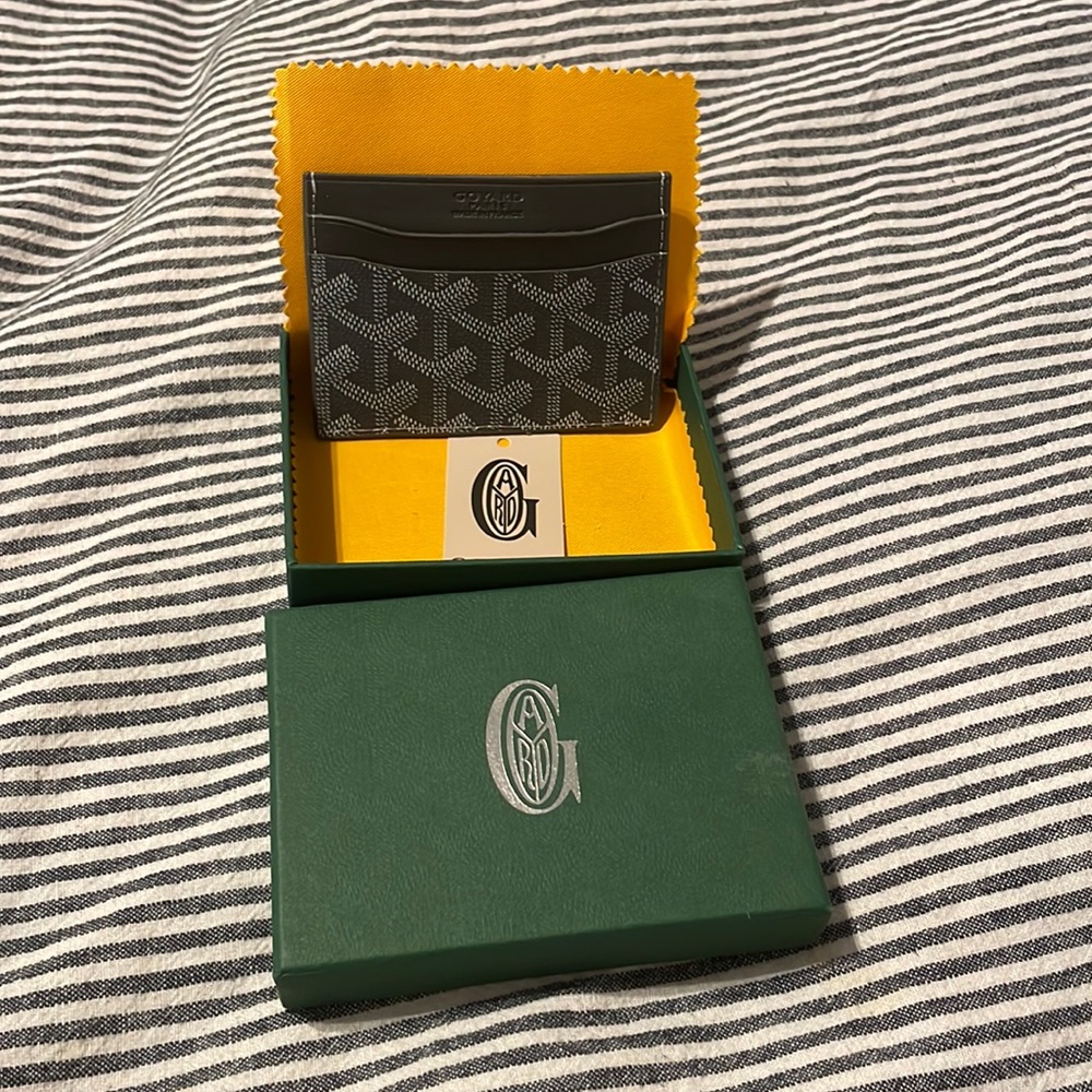 FAKE - Card Holder
